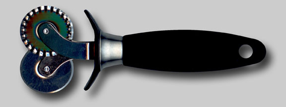 961.KT09.05 Regular and Fluted Pastry Wheels